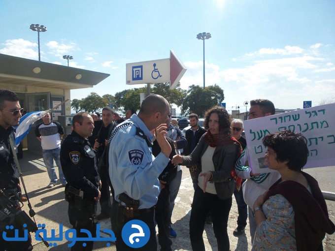 متطرفون يهود يعتدون على متضامنين مع القيق في مستشفى العفولة